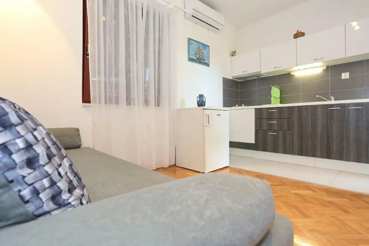 Apartments Romansa Zaton