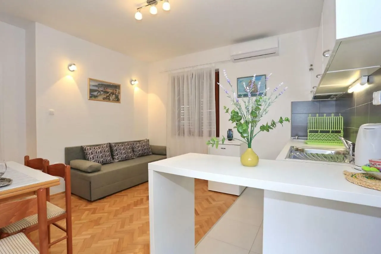 Apartments Romansa Zaton  Croácia