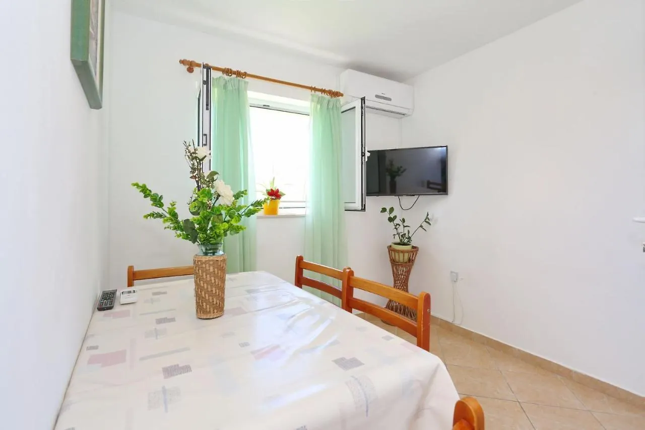 Apartments Romansa Zaton  Zaton (Zadar)